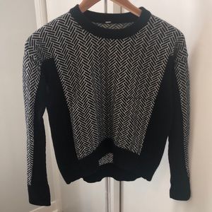 Lululemon sweater size 4